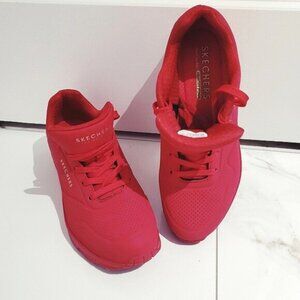 SKETCHERS 2019 EDITION UNOSTAND ON AIR SNEAKERS In SOFT RED